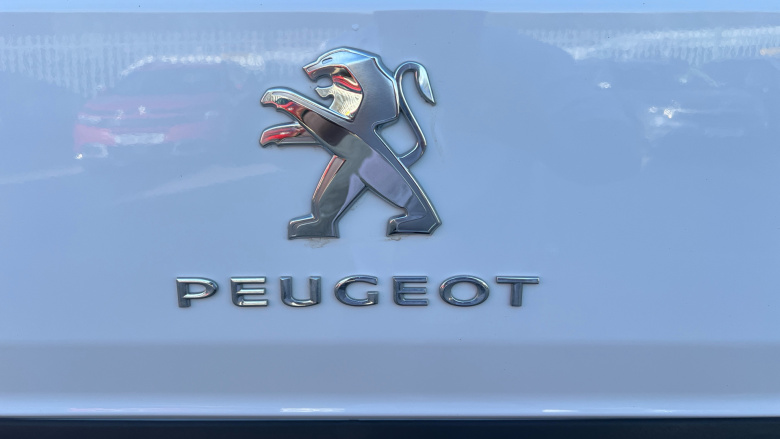 Peugeot Boxer 335 L3 Diesel 2.2 BlueHDi H2 Professional Premium+ Van 140ps